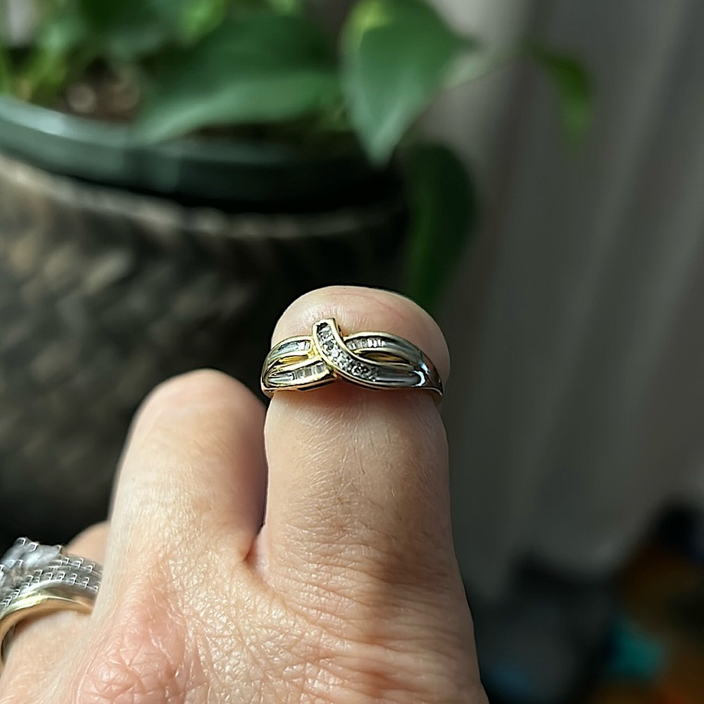 10k Yellow Gold Ring.